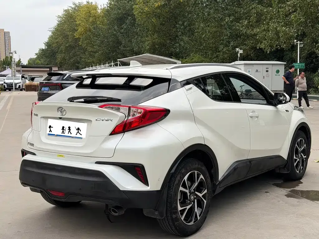 Toyota C-HR — фото 5