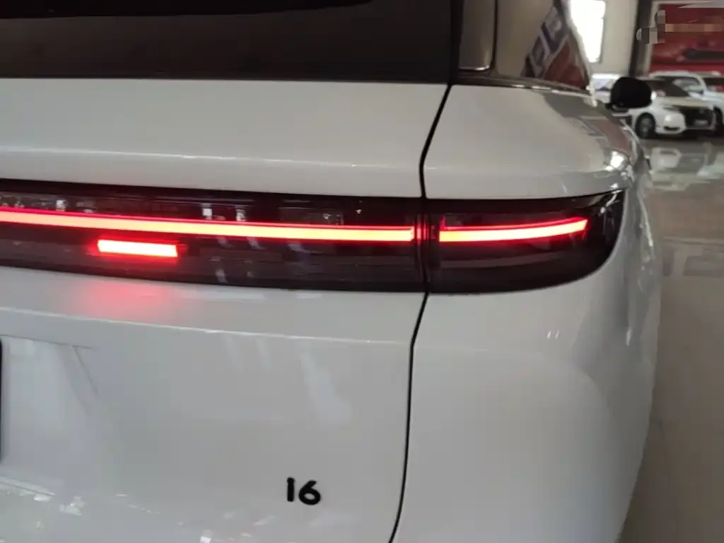 Li Auto Li i6 — фото 3