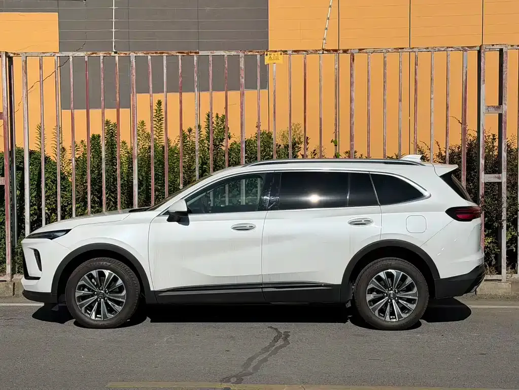 Buick Envision Plus — фото 10