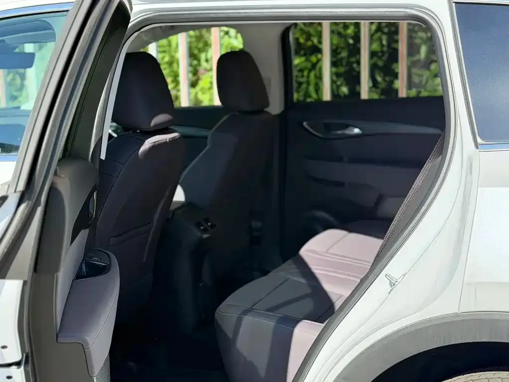 Buick Envision Plus — фото 2