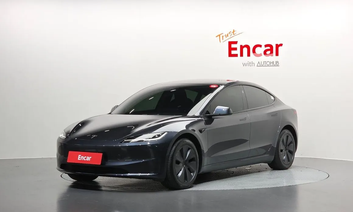 Tesla Model 3 — фото 1
