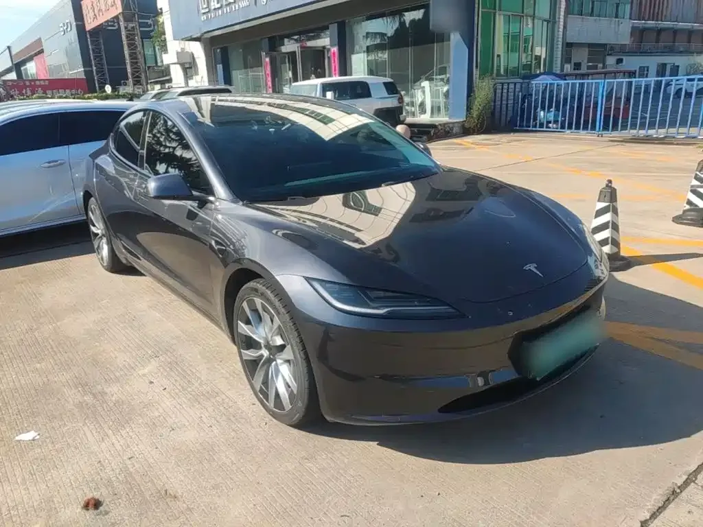 Tesla Model 3 — фото 5