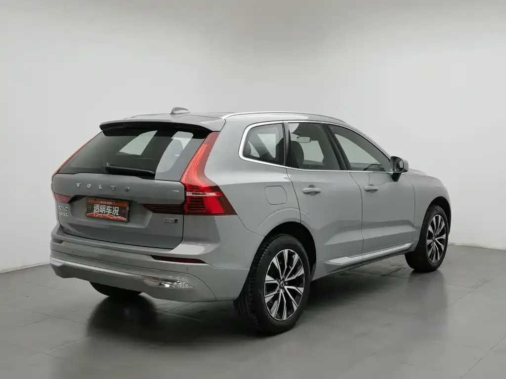 Volvo XC60 — фото 8