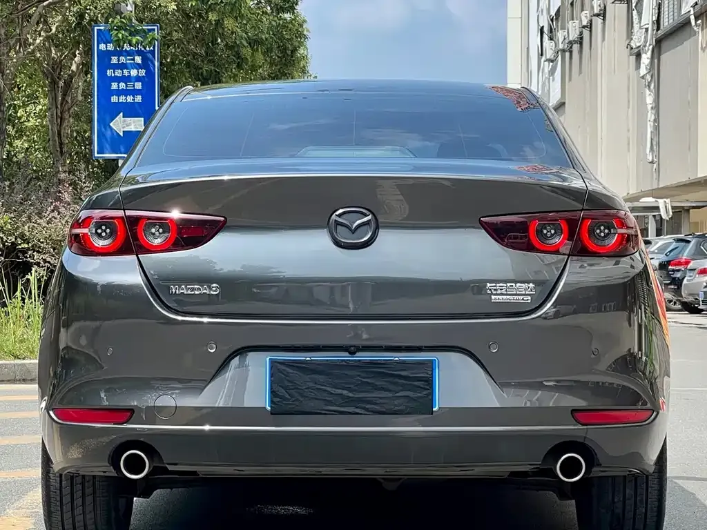 Mazda 3 Axela — фото 10