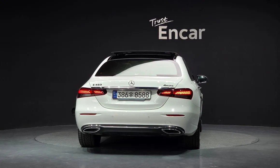 Mercedes-Benz E-Class — фото 10