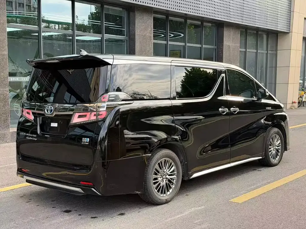 Toyota Vellfire — фото 4