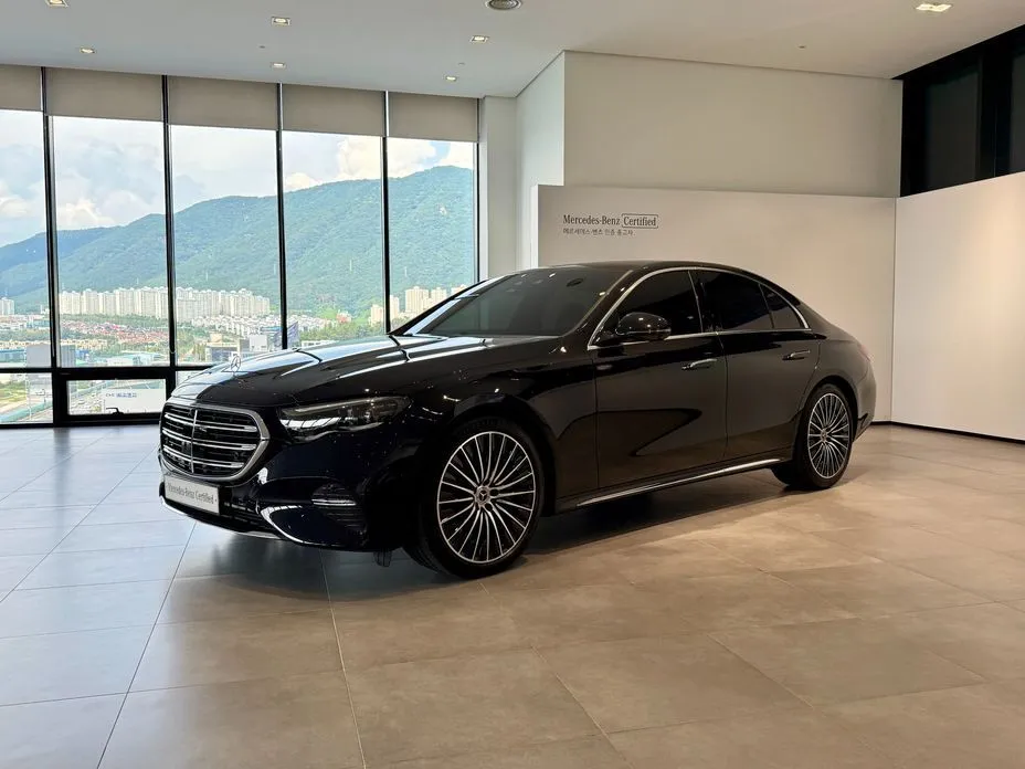 Mercedes-Benz E-Class — фото 1