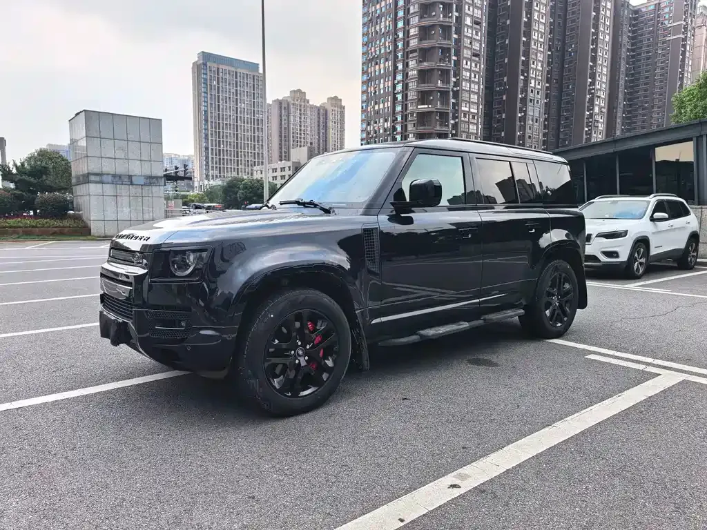 Land Rover Defender — фото 1