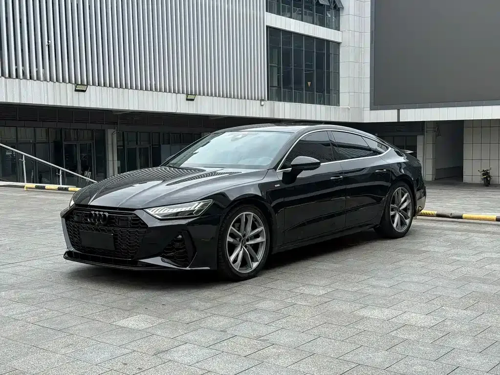 Audi A7 — фото 1