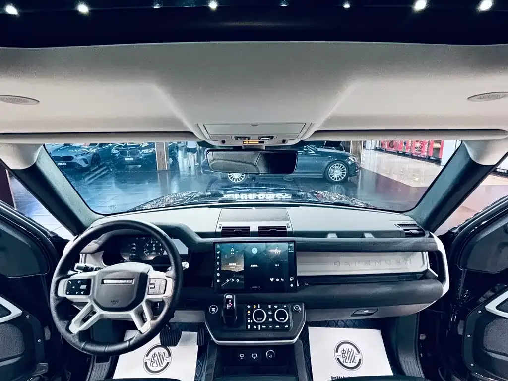 Land Rover Defender — фото 2