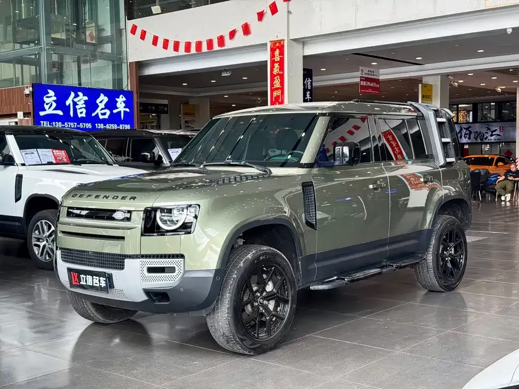 Land Rover Defender — фото 1