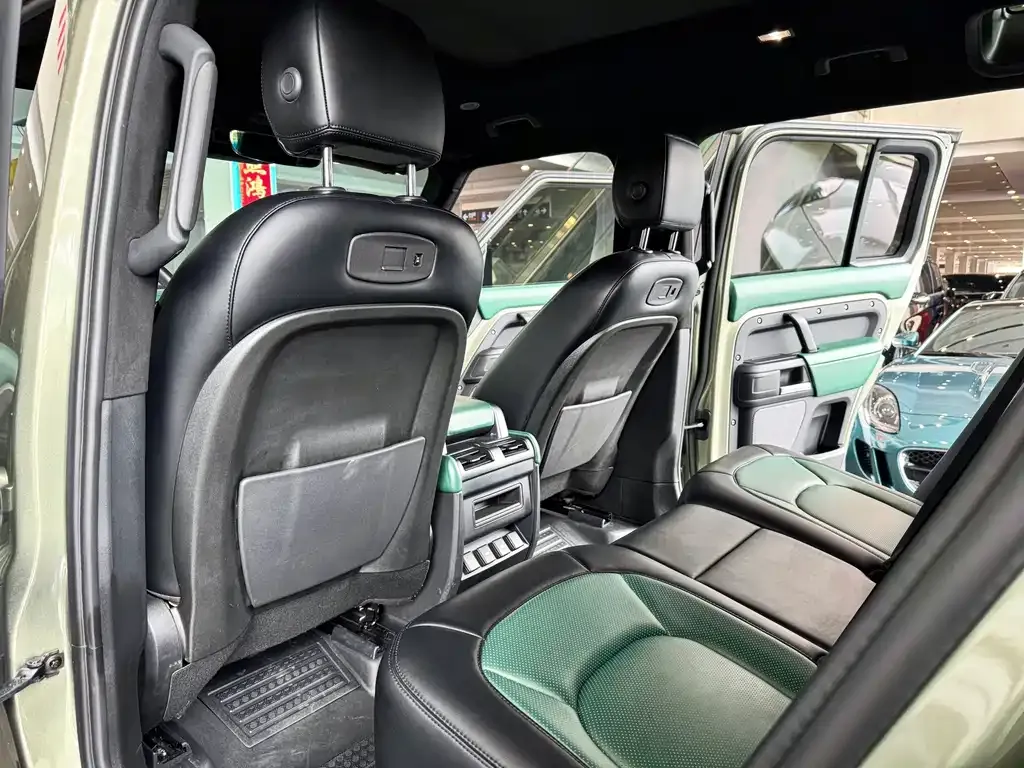 Land Rover Defender — фото 9