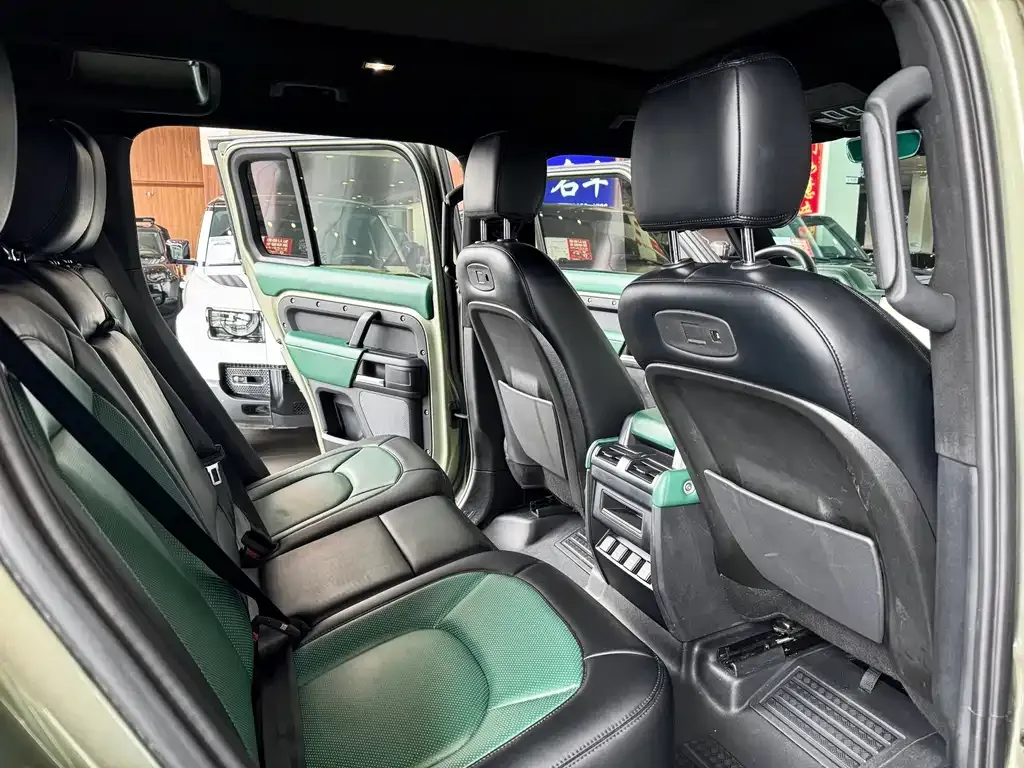 Land Rover Defender — фото 6