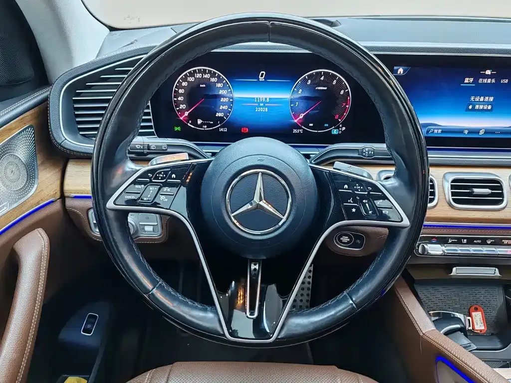 Mercedes-Benz GLS — фото 4