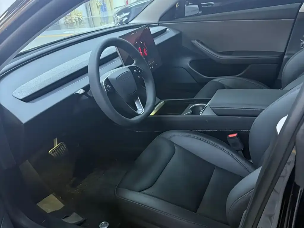 Tesla Model 3 — фото 4