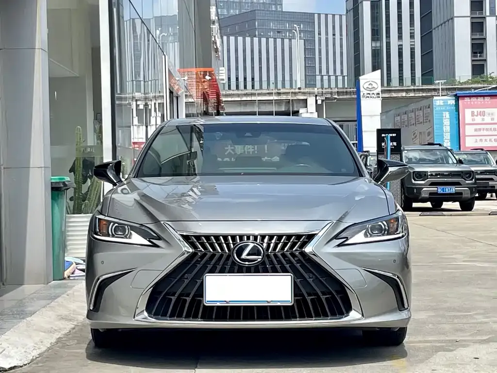 Lexus ES — фото 8