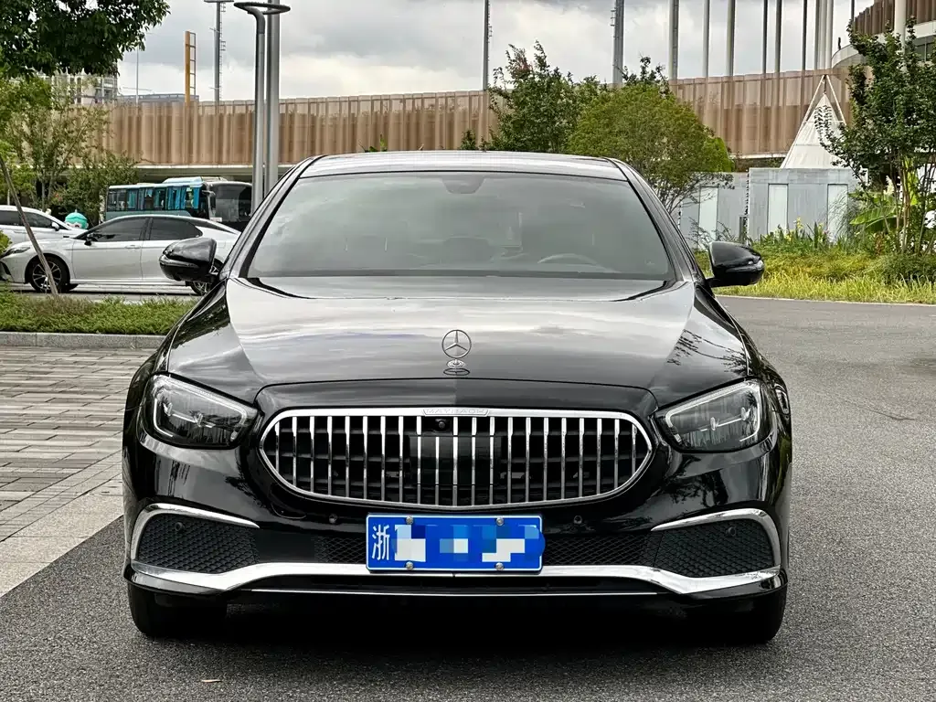 Mercedes-Benz E-Class — фото 10