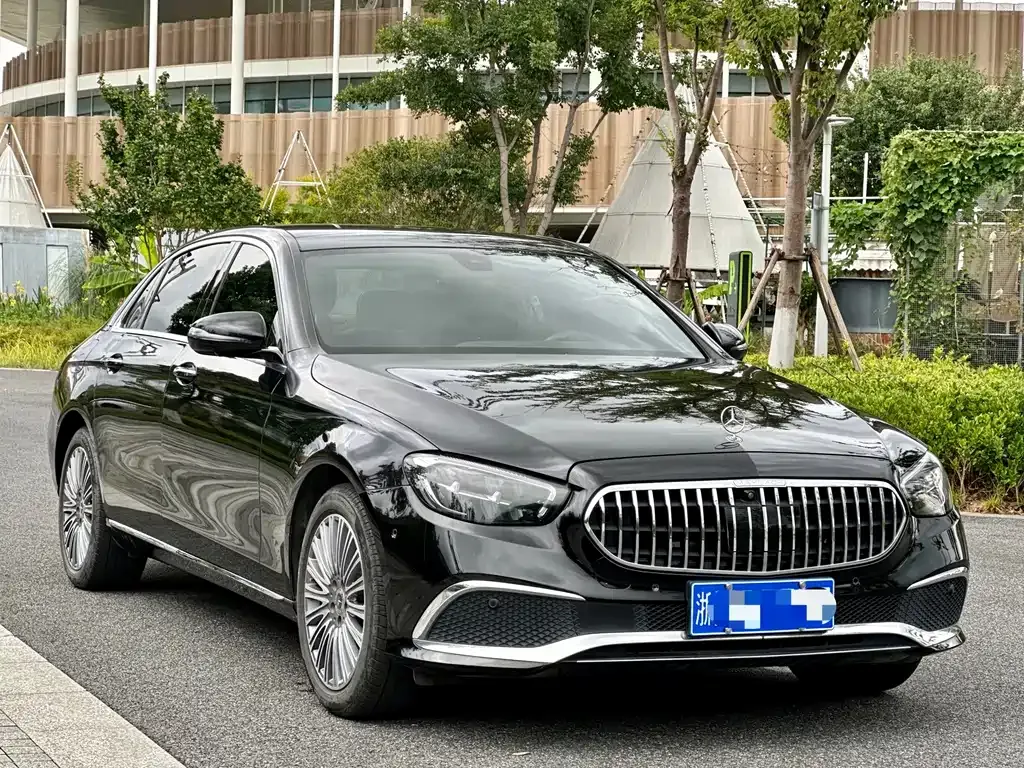 Mercedes-Benz E-Class — фото 6