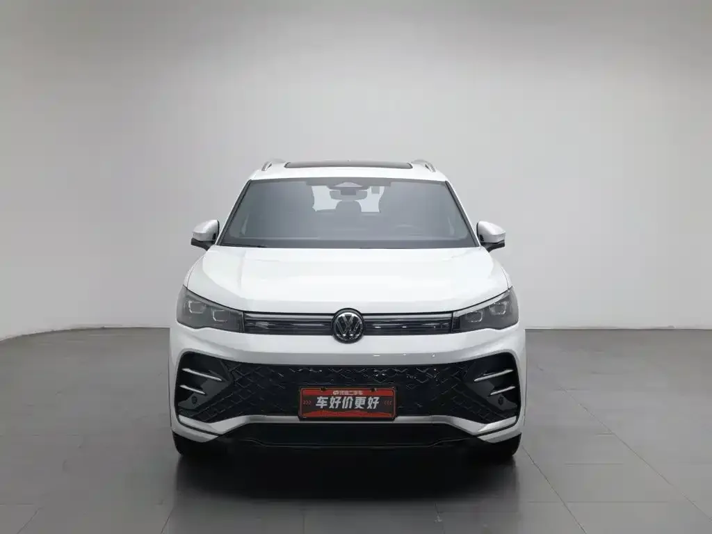 Volkswagen Tiguan L — фото 3