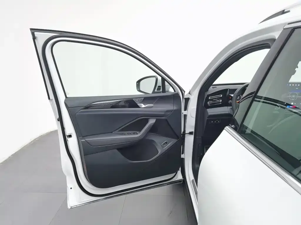 Volkswagen Tiguan L — фото 5