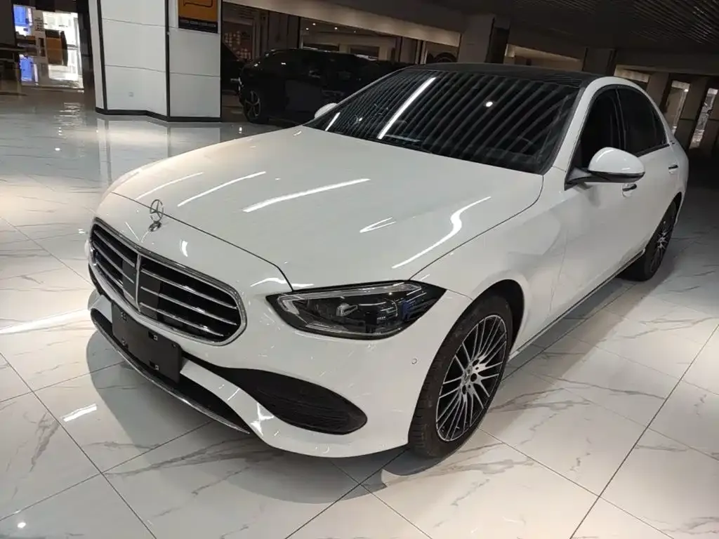 Mercedes-Benz C-Class — фото 1