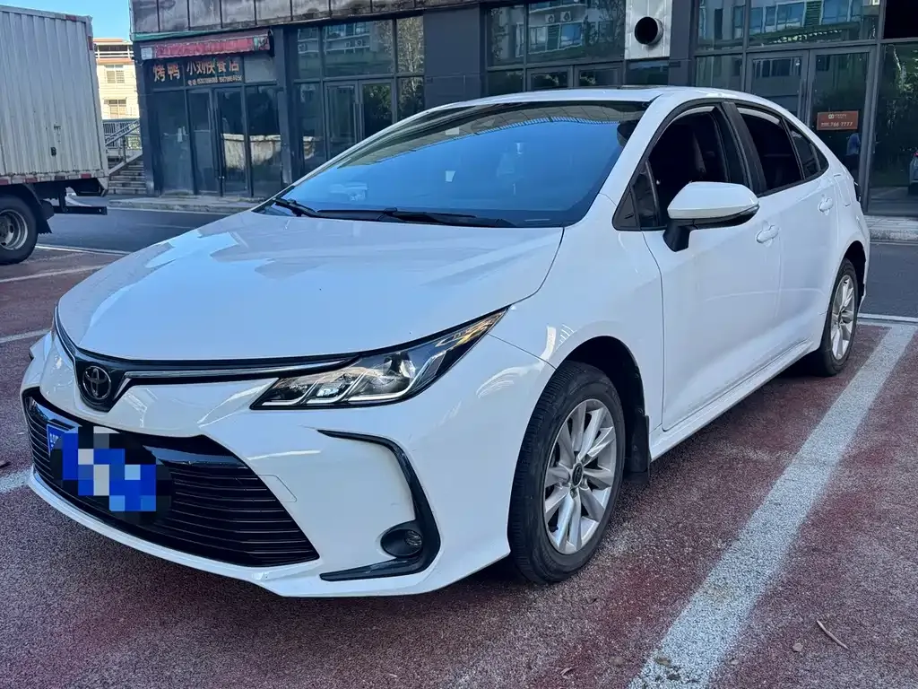 Toyota Corolla — фото 1