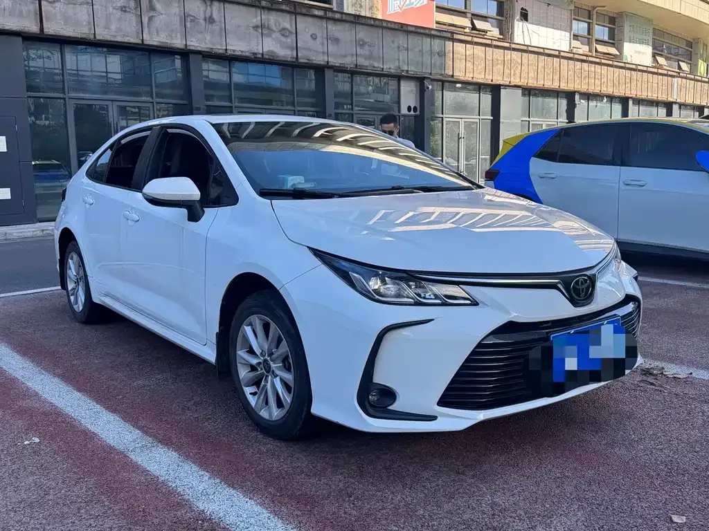 Toyota Corolla — фото 8