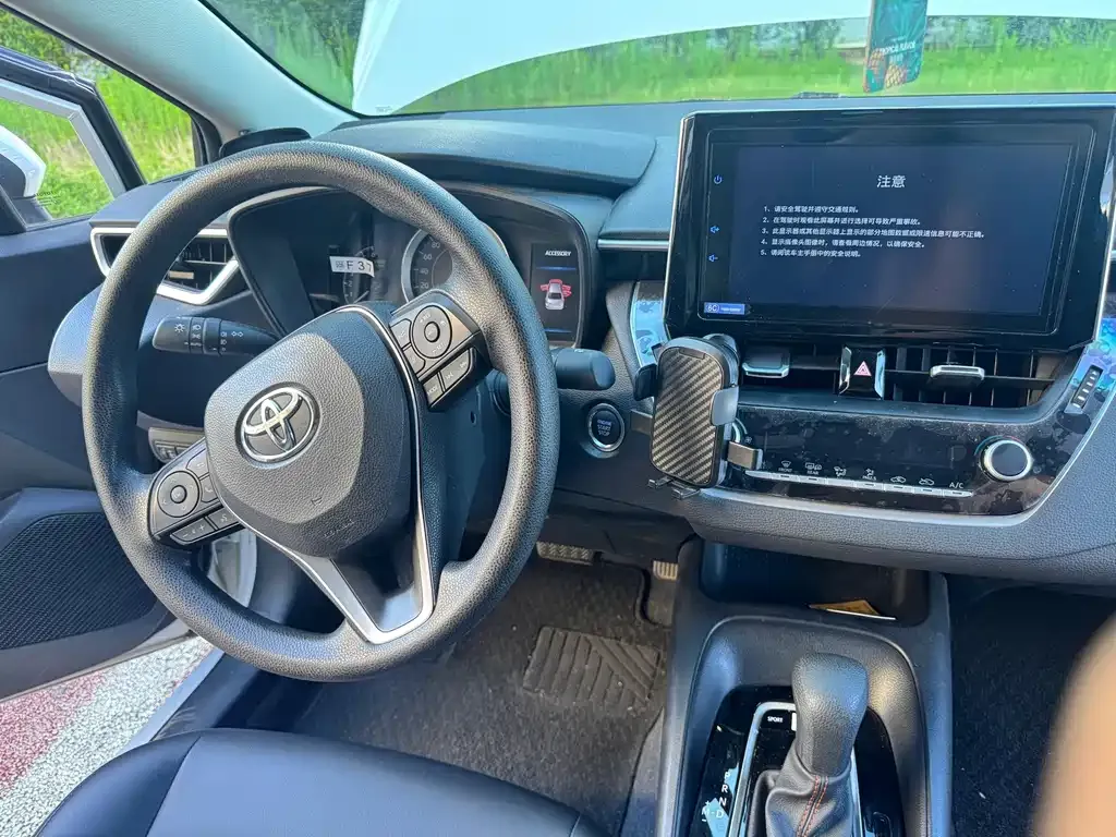Toyota Corolla — фото 4