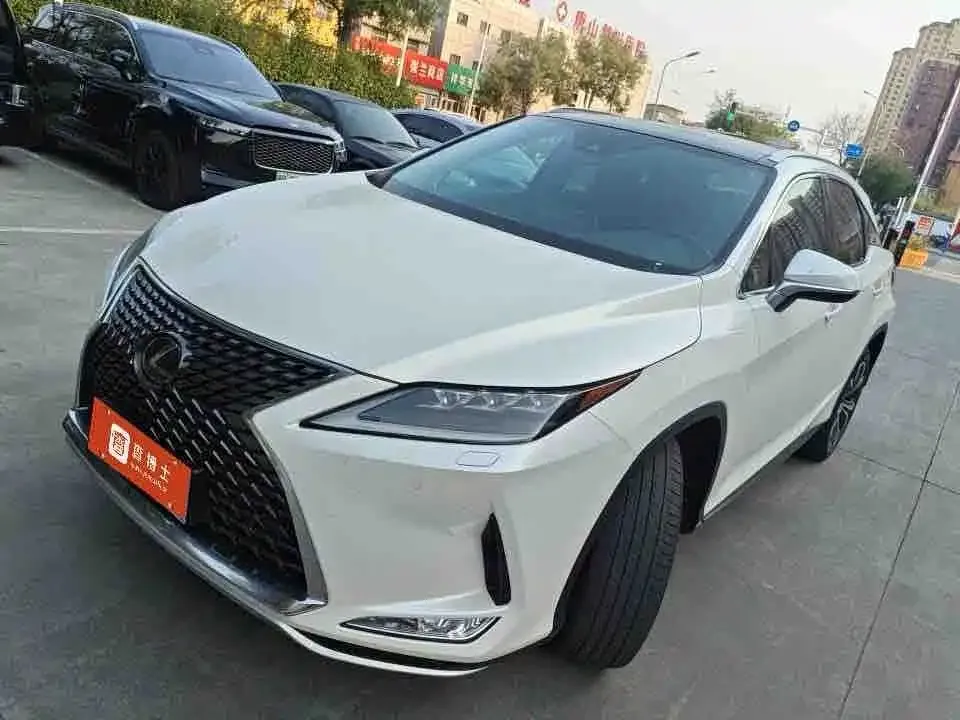 Lexus RX — фото 1