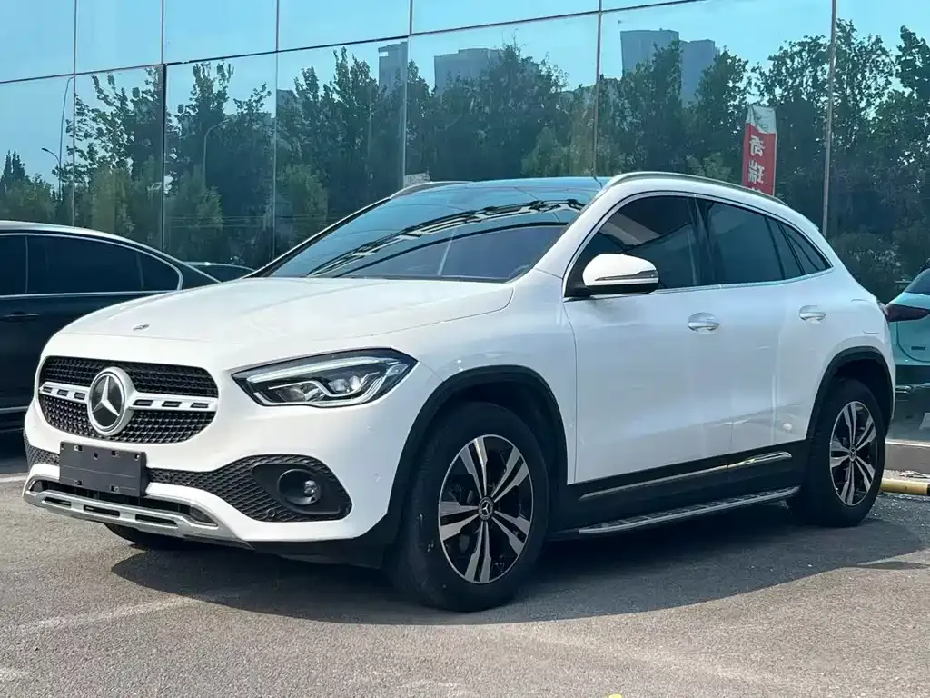 Mercedes-Benz GLA — фото 1