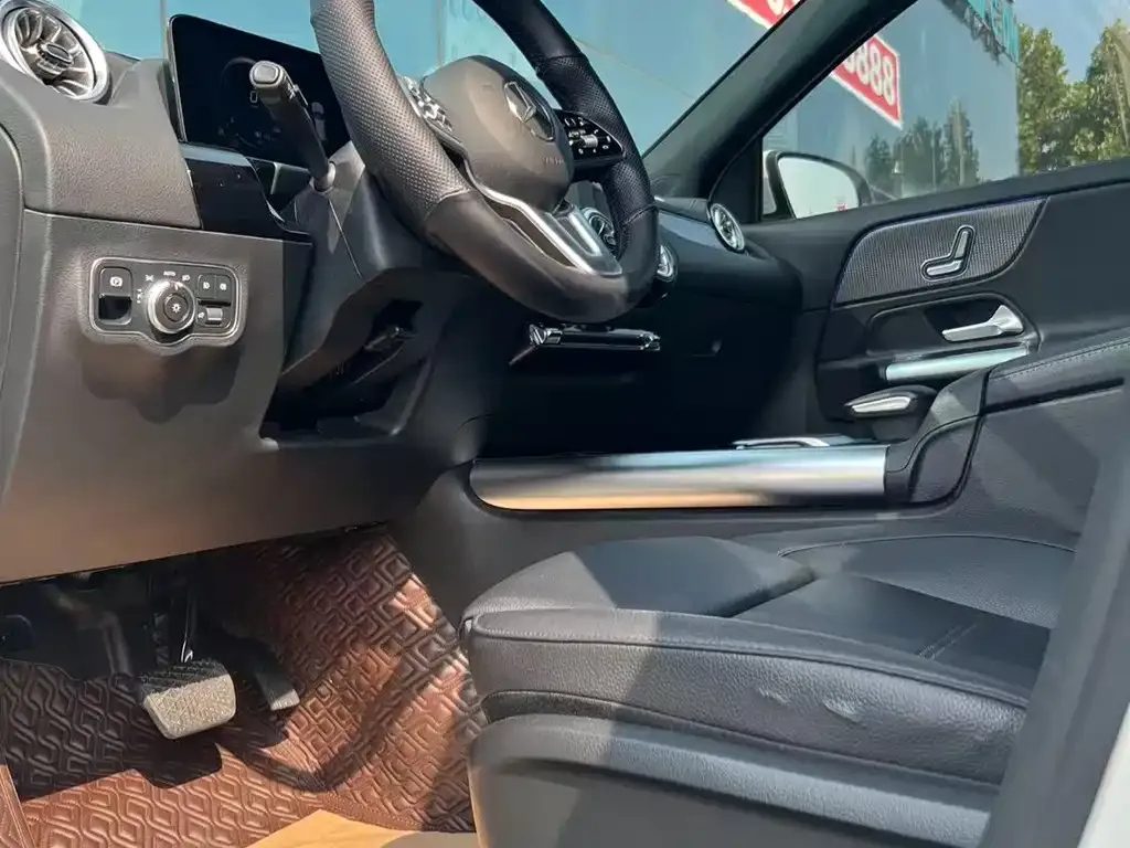 Mercedes-Benz GLA — фото 7