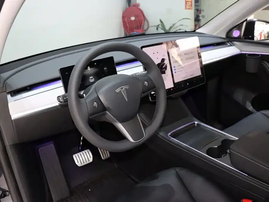 Tesla Model Y — фото 4