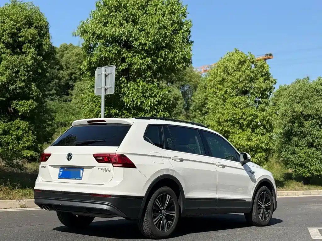 Volkswagen Tiguan L — фото 4