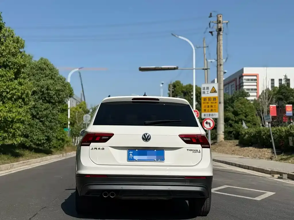 Volkswagen Tiguan L — фото 6