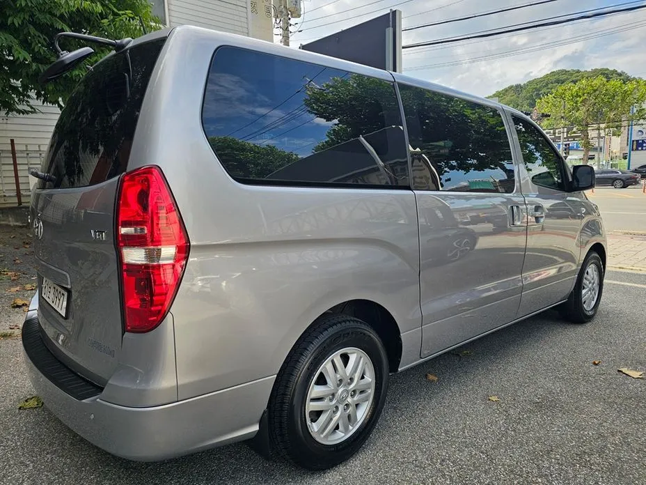 Hyundai Starex — фото 2