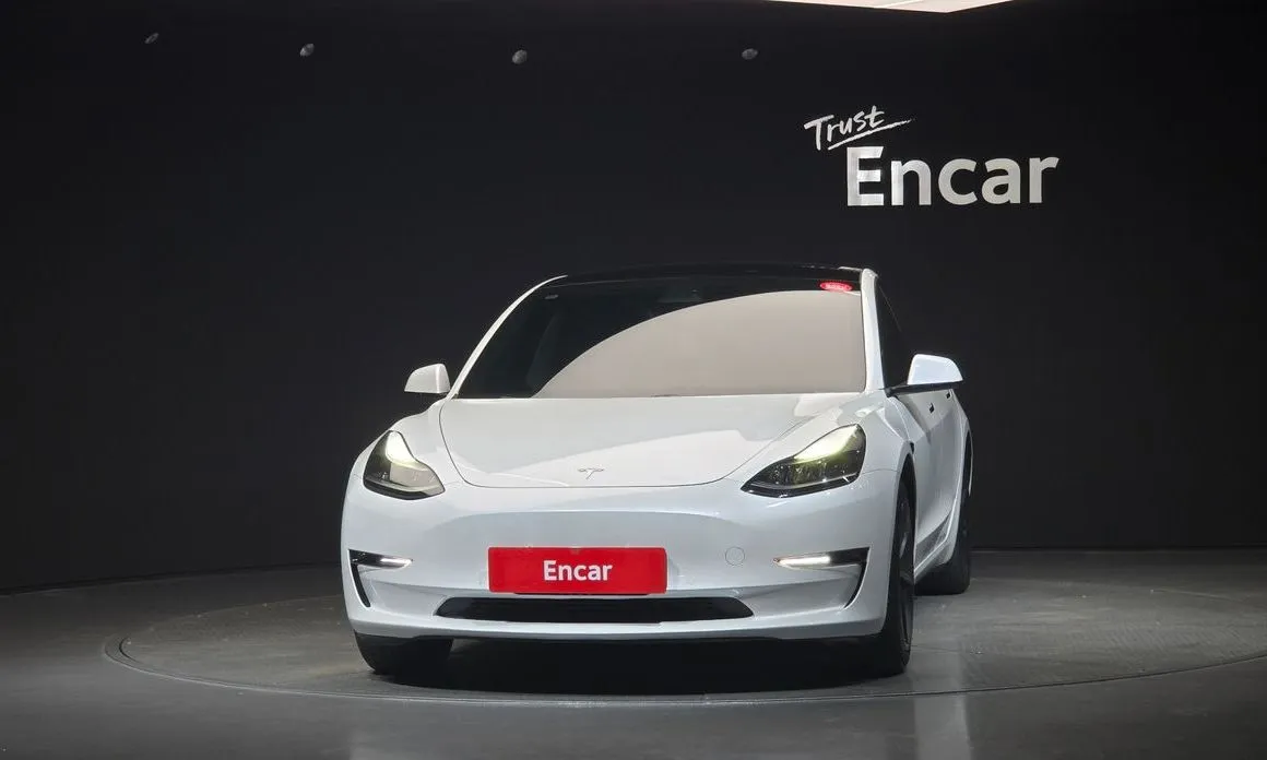 Tesla Model 3 — фото 2