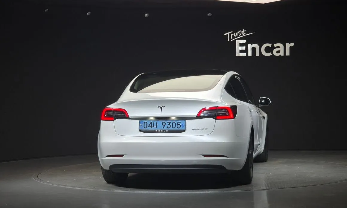 Tesla Model 3 — фото 3