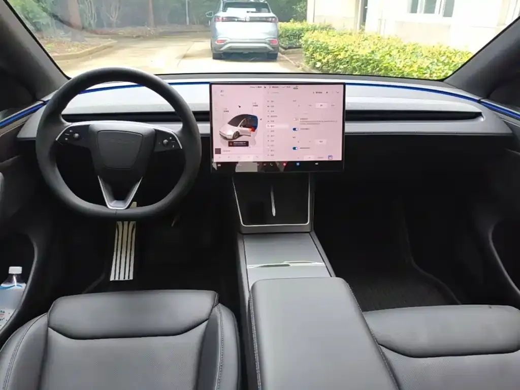 Tesla Model Y L — фото 4