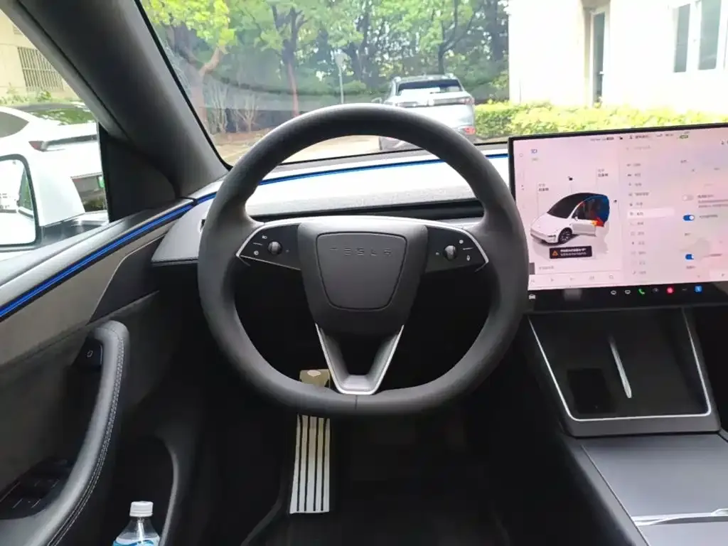 Tesla Model Y L — фото 2