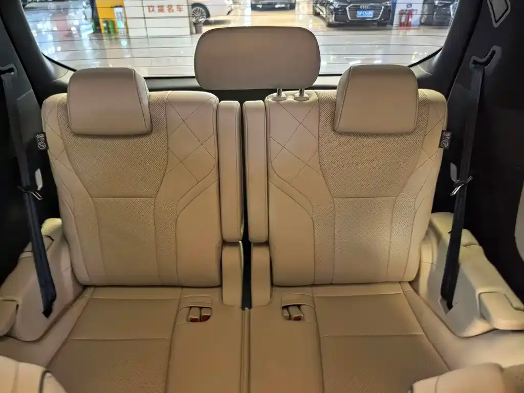 Toyota Alphard — фото 3