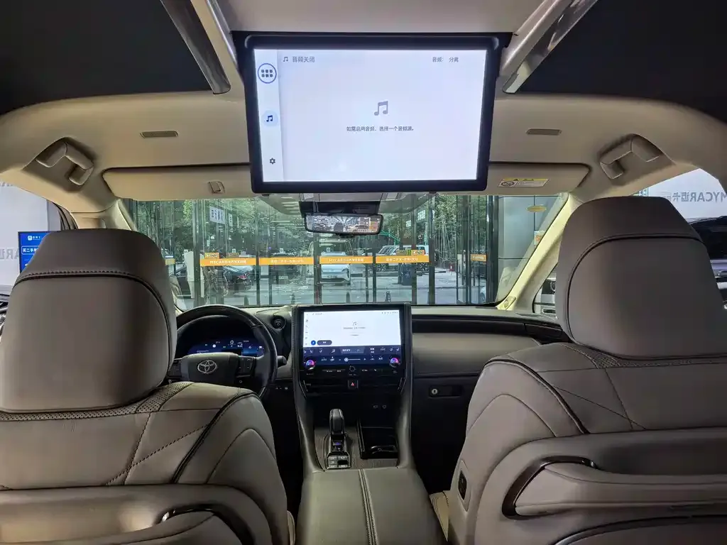Toyota Alphard — фото 6
