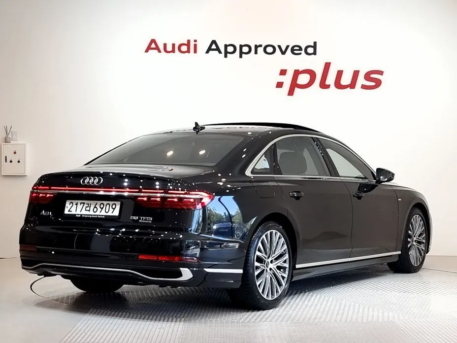 Audi A8 — фото 8