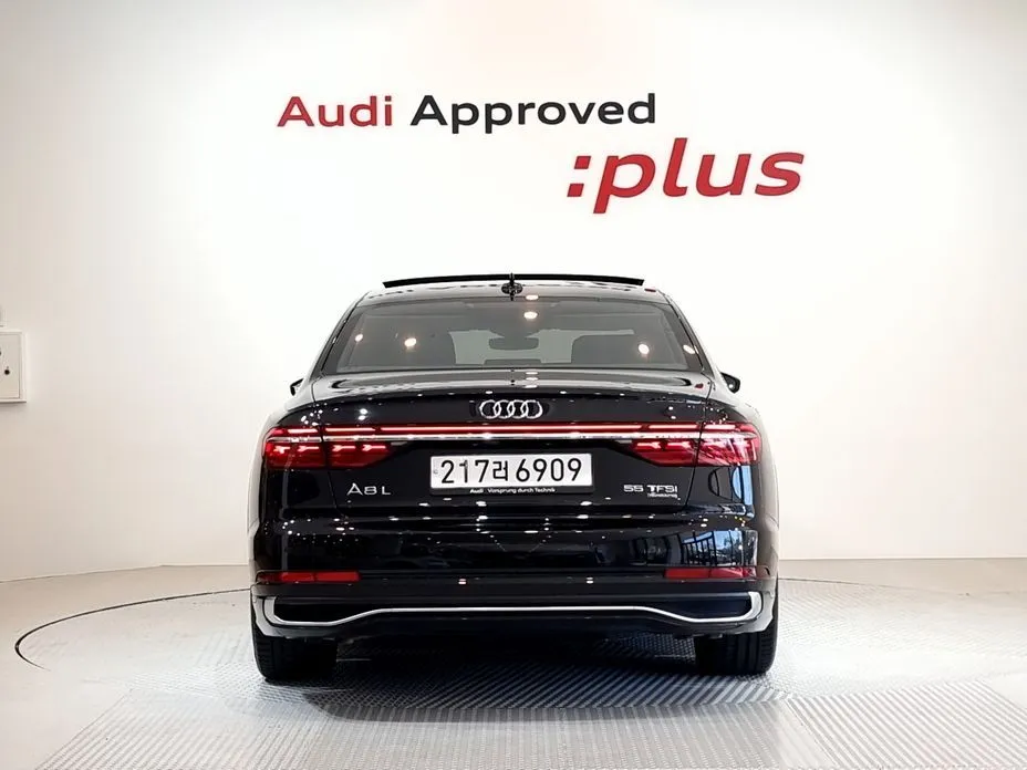 Audi A8 — фото 6
