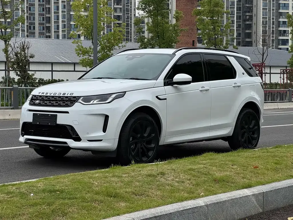 Land Rover Discovery Sport Hybrid — фото 1