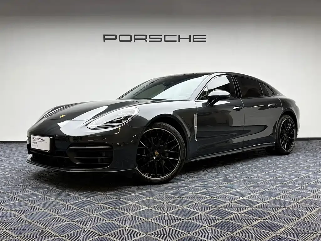 Porsche Panamera — фото 1