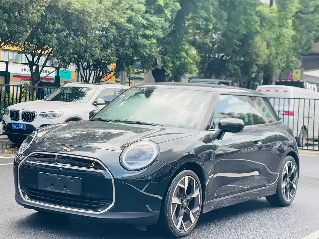 MINI Cooper EV — фото 1