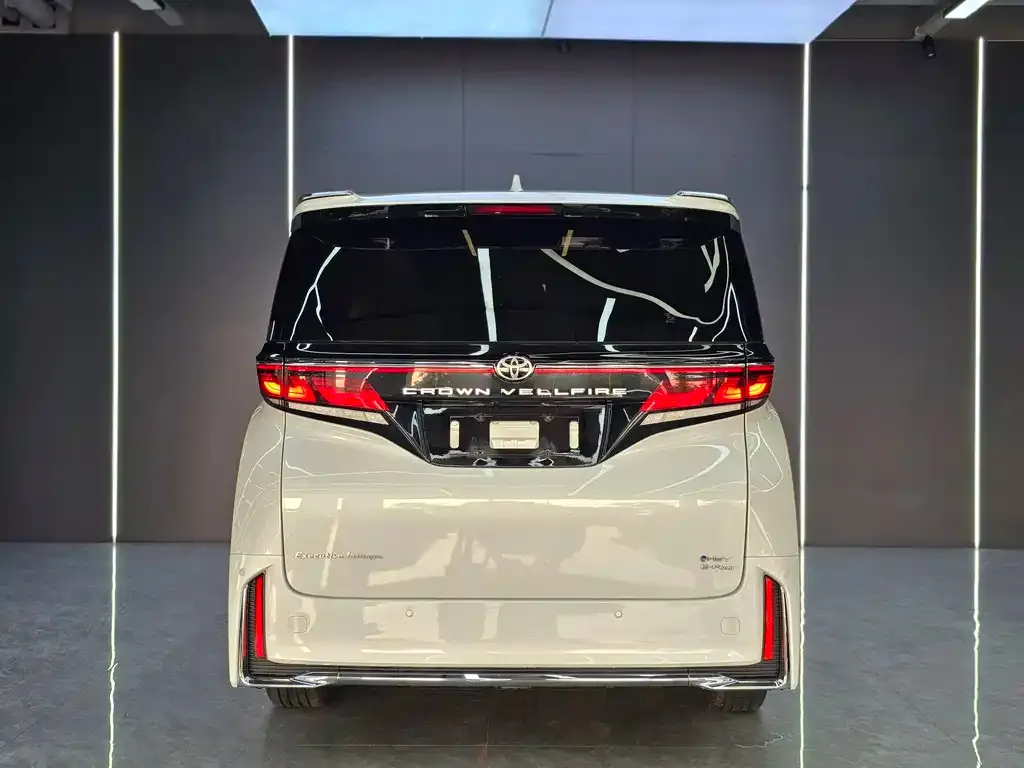 Toyota Vellfire — фото 5
