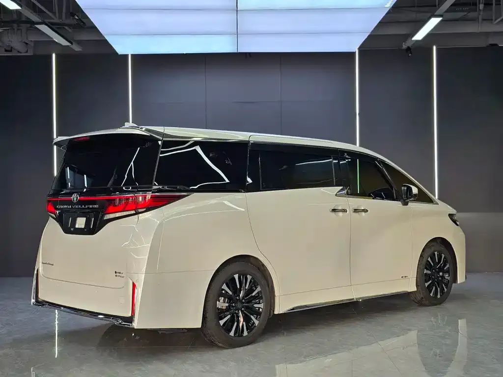 Toyota Vellfire — фото 9
