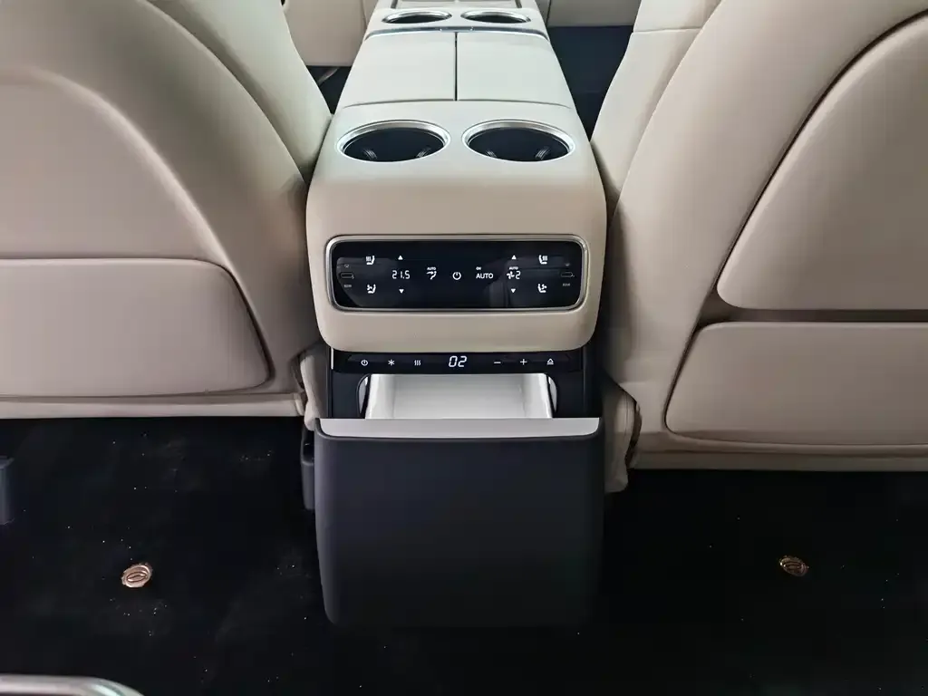 Li Auto MEGA — фото 2