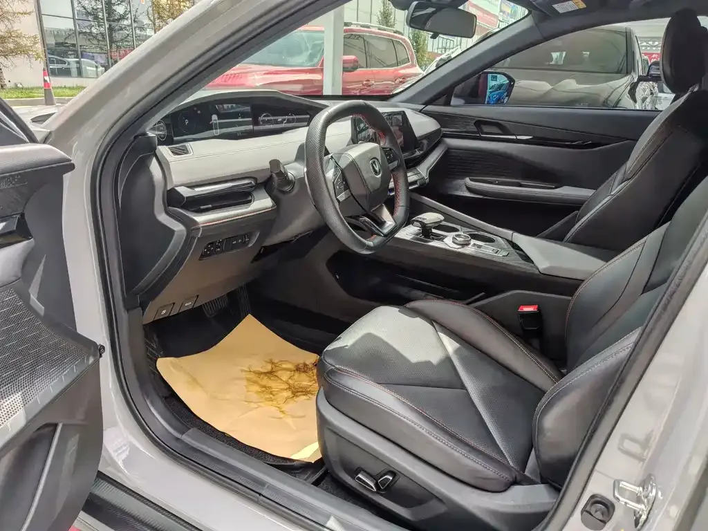 Changan UNI-V — фото 3